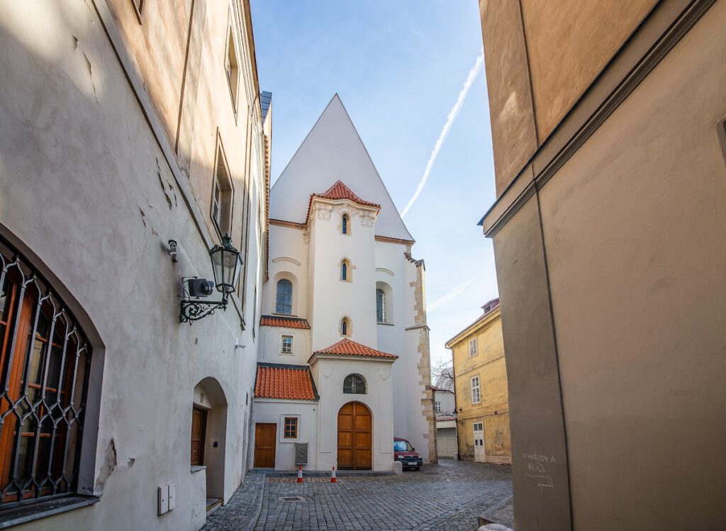 Kostel sv Anny Prazska krizovatka exterier foto Tomas Sysel 024 min 1024x749